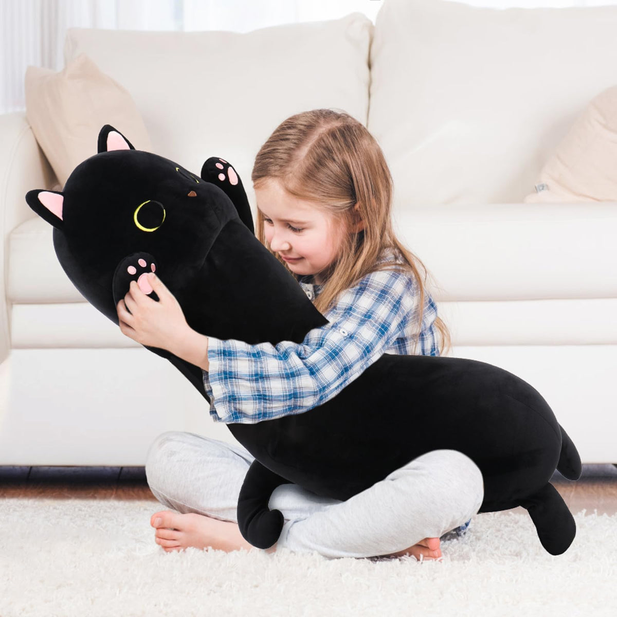 MaoGoLan hug-ready black cat plush ideal for bedtime cuddles.
