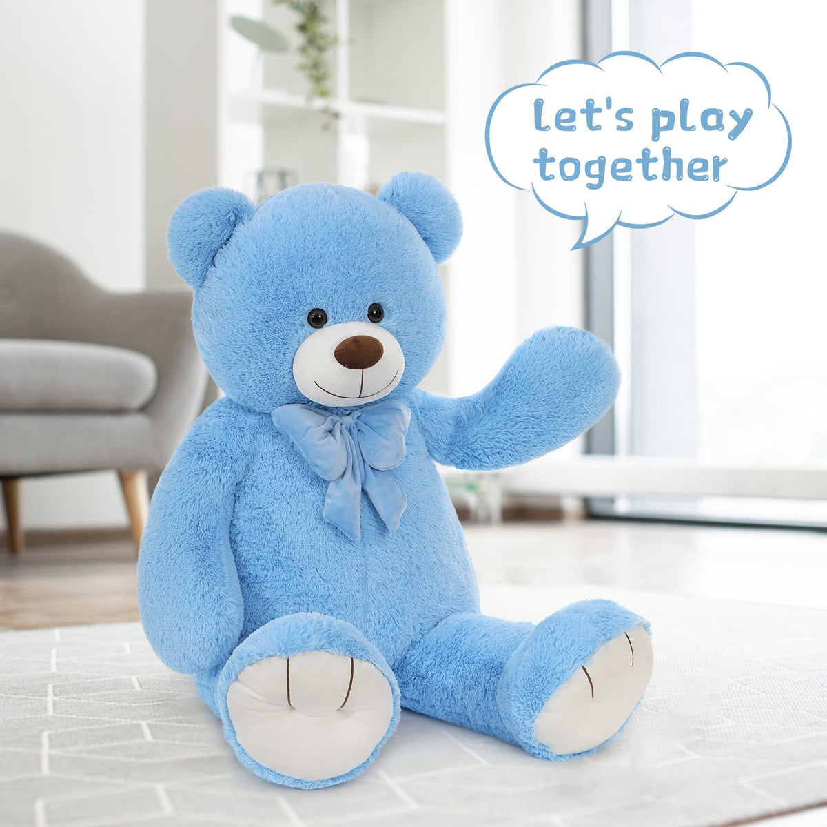 Maogolan oversized bear beside a child, illustrating scale and companionship.