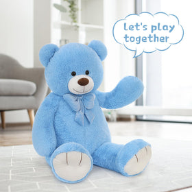 Maogolan oversized bear beside a child, illustrating scale and companionship.