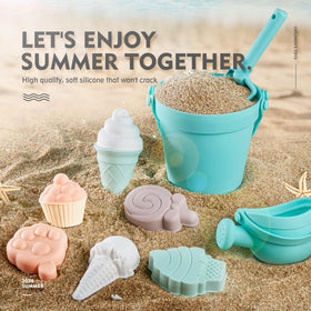 MarcZero silicone shovel with soft grip for easy sand digging.