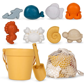 MarcZero silicone beach toys bucket on the sand, durable sand play that's easy to clean