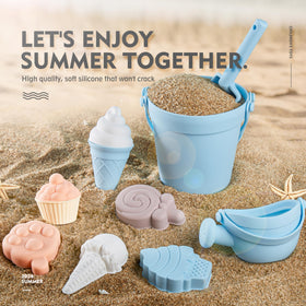 MarcZero silicone shovel with soft edge, ideal for beach digging fun.