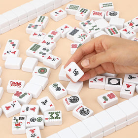Marllifenney family-friendly set supports casual game nights and gatherings.