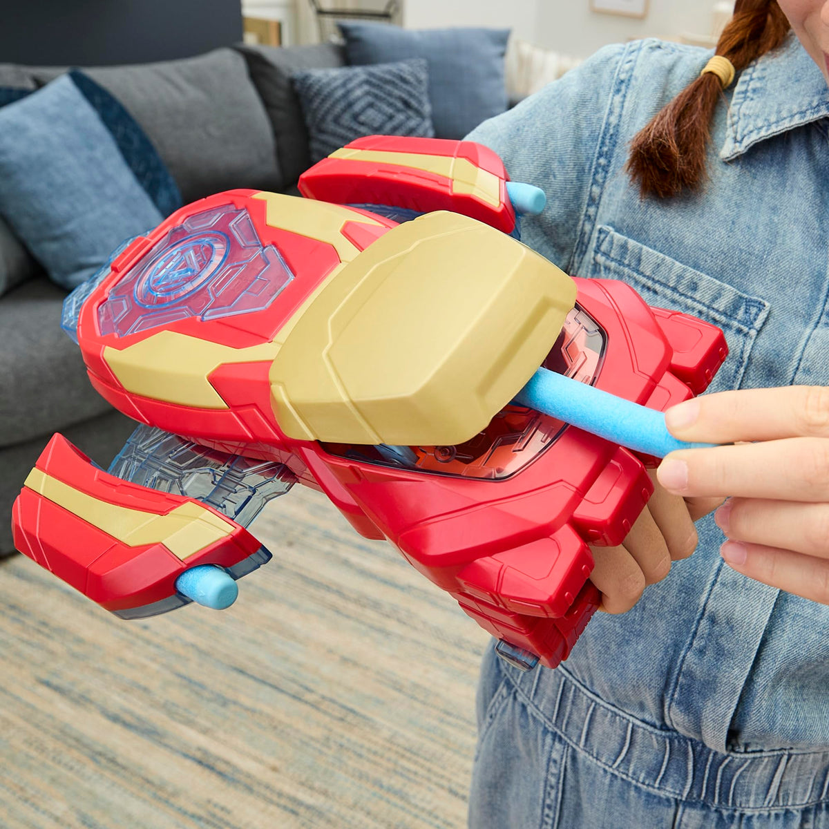 Marvel Avengers Iron Man Arc Blaster packaging and included darts
