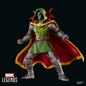 Display-ready ideas for Emperor Doom with other Marvel Legends figures in dioramas.