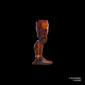 Marvel Legends Gambit Build-A-Figure leg piece detail.