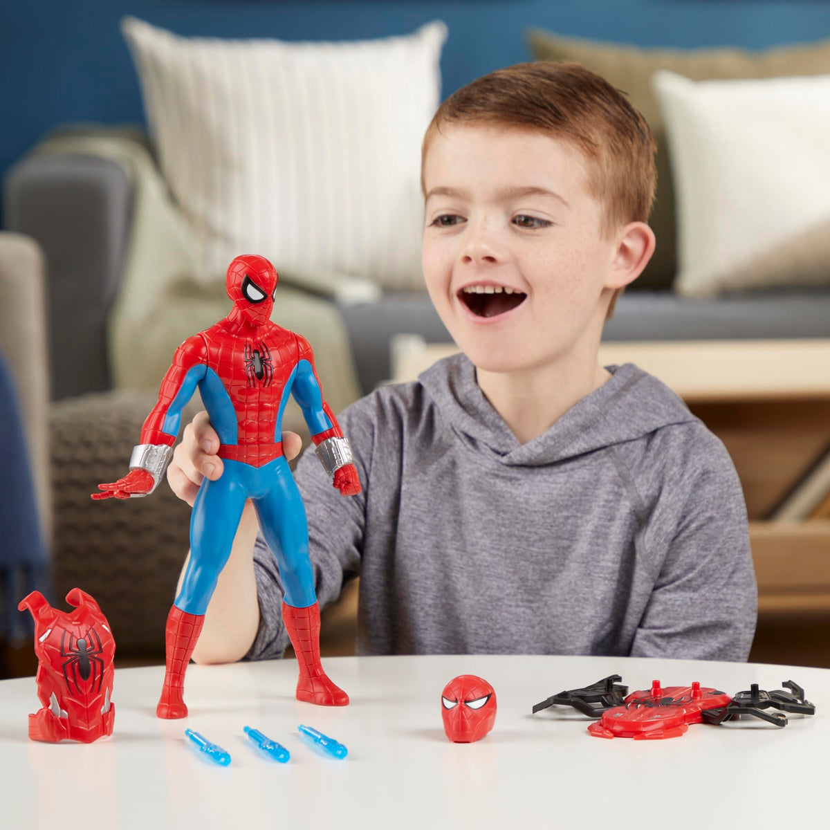 Marvel Spider-Man Thwip Blast figure twist to thwip action pose.