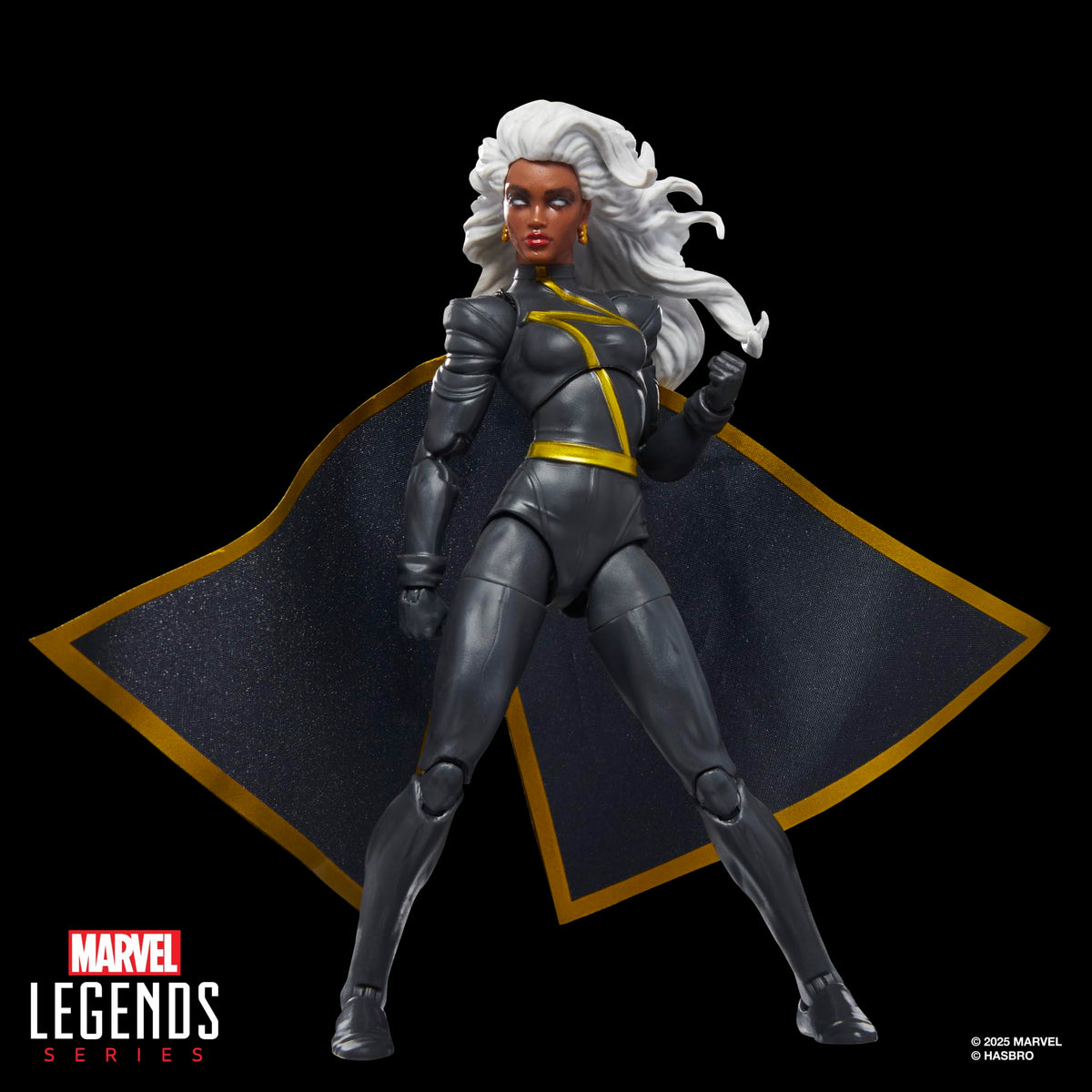 Interchangeable fists for varied action displays on Storm figure