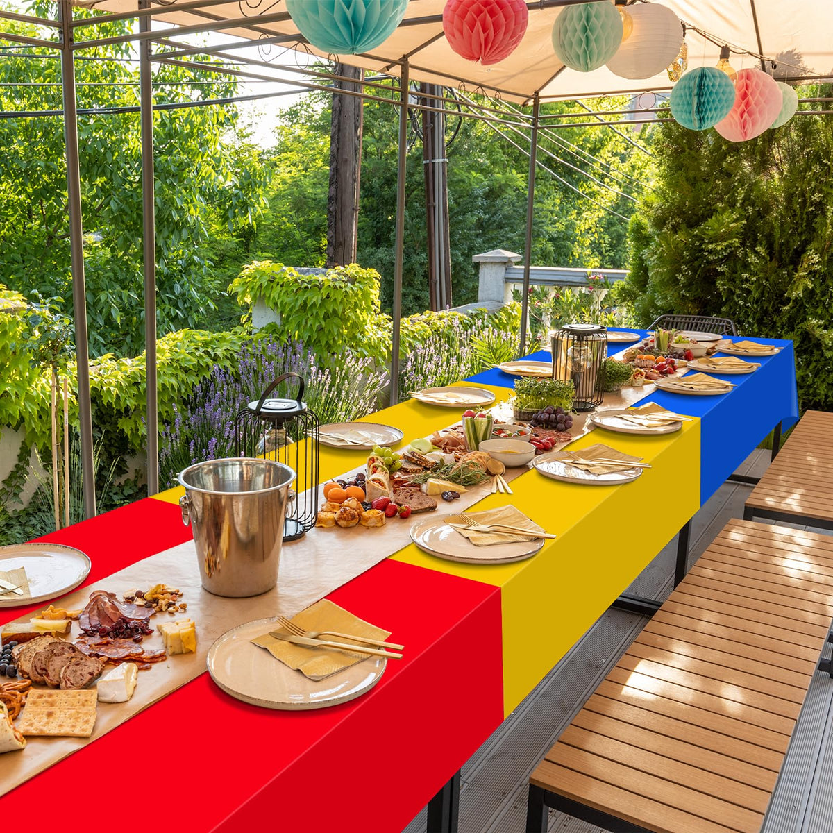 MASHAN cartoon story tablecloth covers standard tables for festive, mess-protective setup.