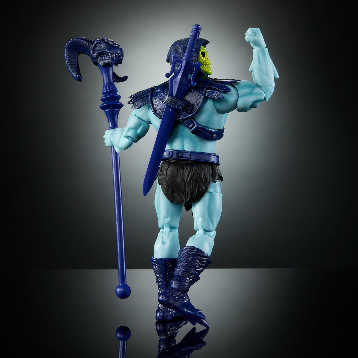 Display-ready figure with stand and diorama-friendly design notes.