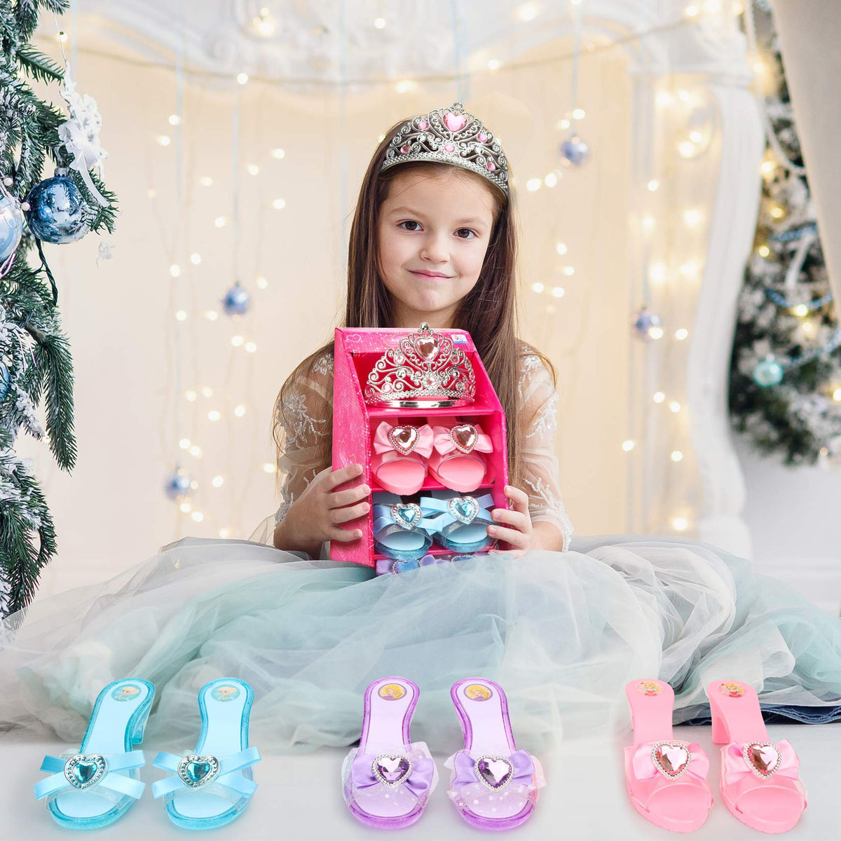 Mastom tiara crown adds sparkle to pretend moments for little princesses.