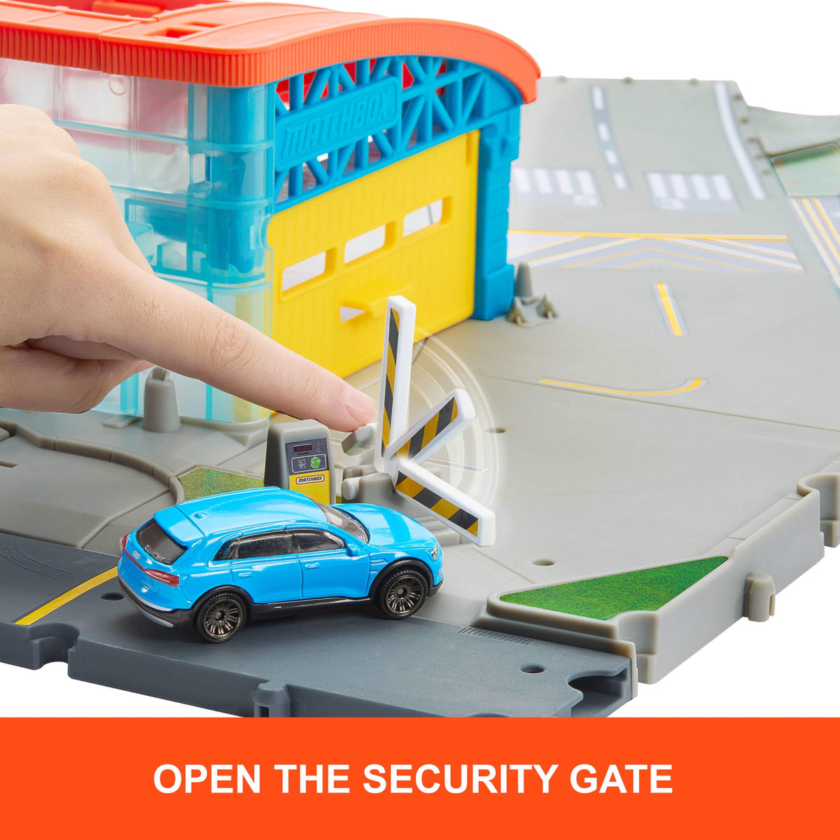 Matchbox Airport Takeoff Adventure Playset – 1:64 Die-Cast Audi e-tron & Plastic Plane, Takeoff & Landing