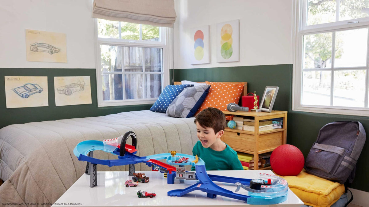 Mattel Cars Lightning McQueen car ready for streaky laps and imaginative play.