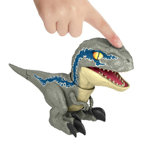 Mattel Jurassic World Beta Velociraptor diorama-ready pose enhances imaginative scenes.