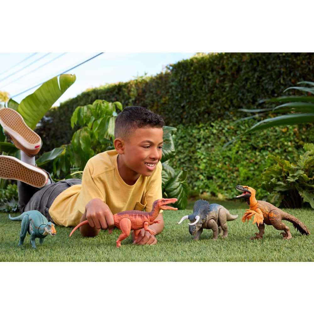 Mattel Jurassic World Rebirth Wild Roar Baryonyx tail-control feature for directional battles