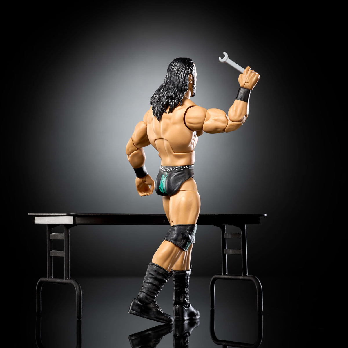 Mattel WWE Drew McIntyre swappable hands for versatile posing