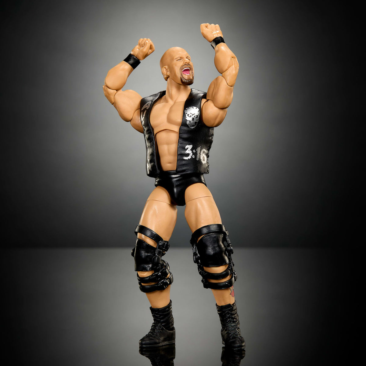Mattel WWE Elite deluxe articulation supports authentic moves and dynamic posing.