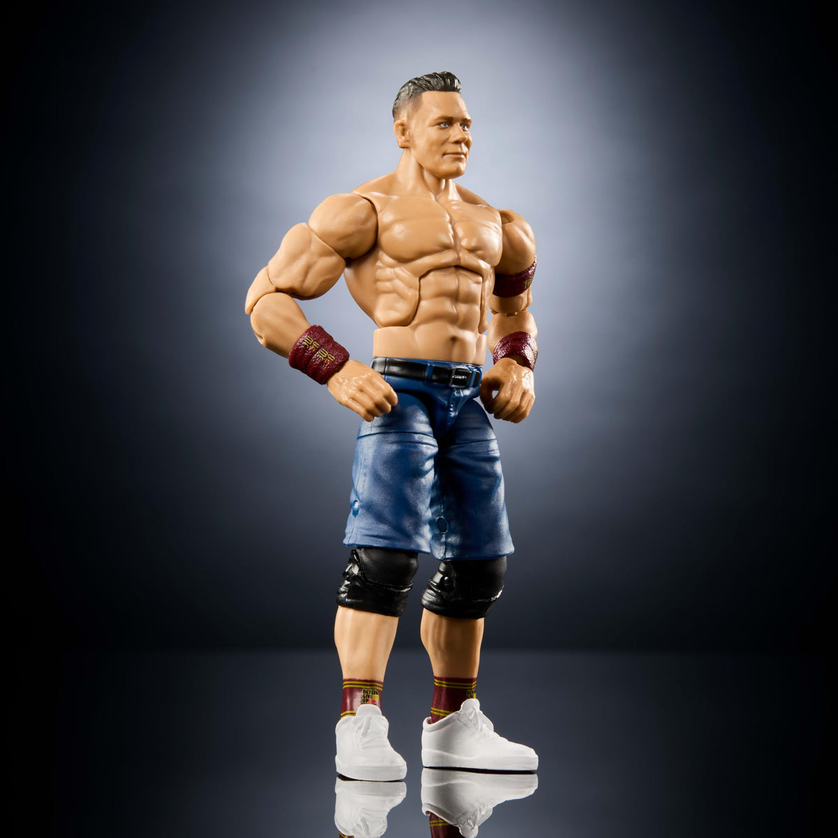 Interchangeable hands and accessories for authentic posing with JGV13.