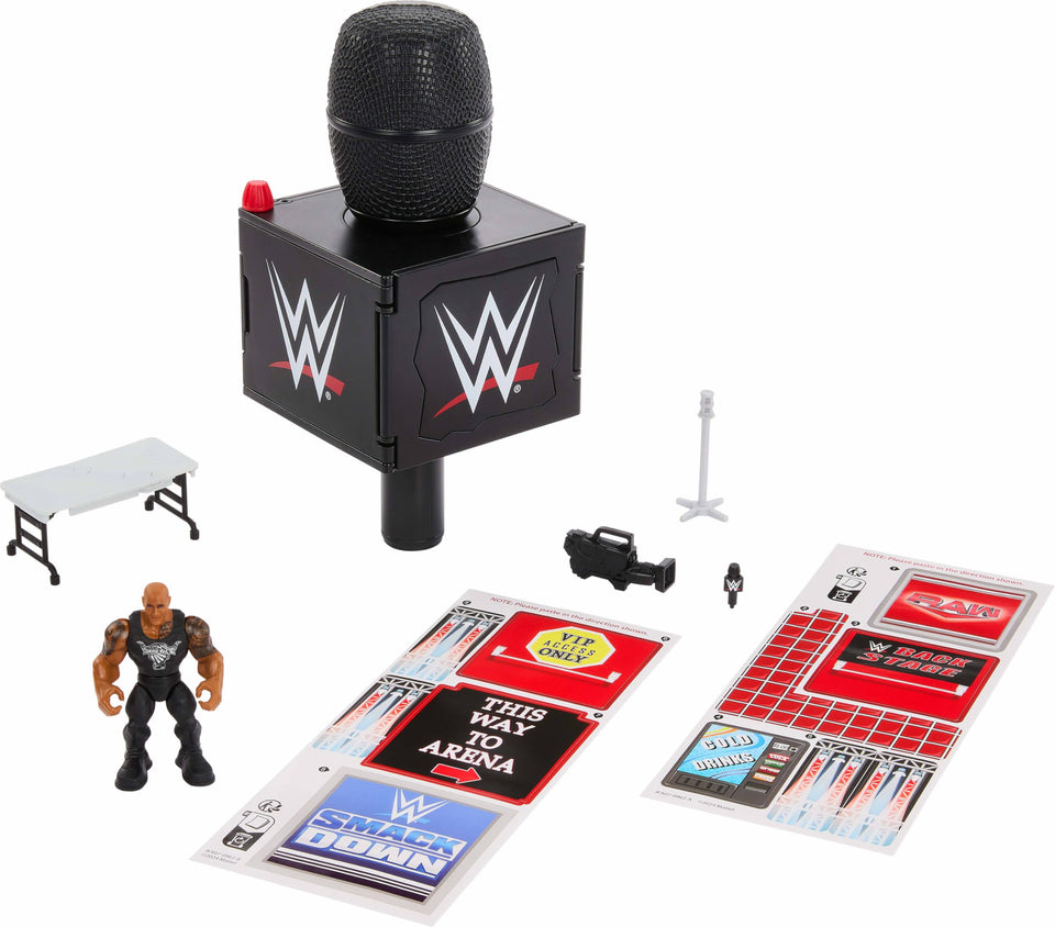 Mattel WWE Knuckle Crunchers final boss microphone enables immersive backstage play.