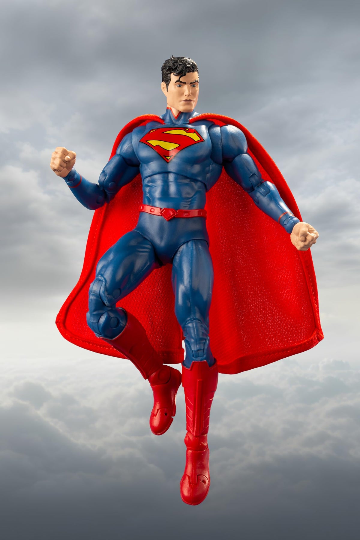 McFarlane Toys Superman New 52 Gold Label articulation enables dynamic action poses
