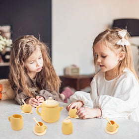 MCGMITT creamer container for a realistic tea party experience
