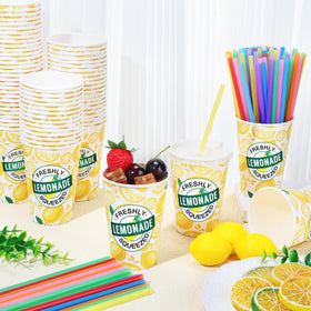 Meanplan lemonade cups with lids for spill-free drinks.