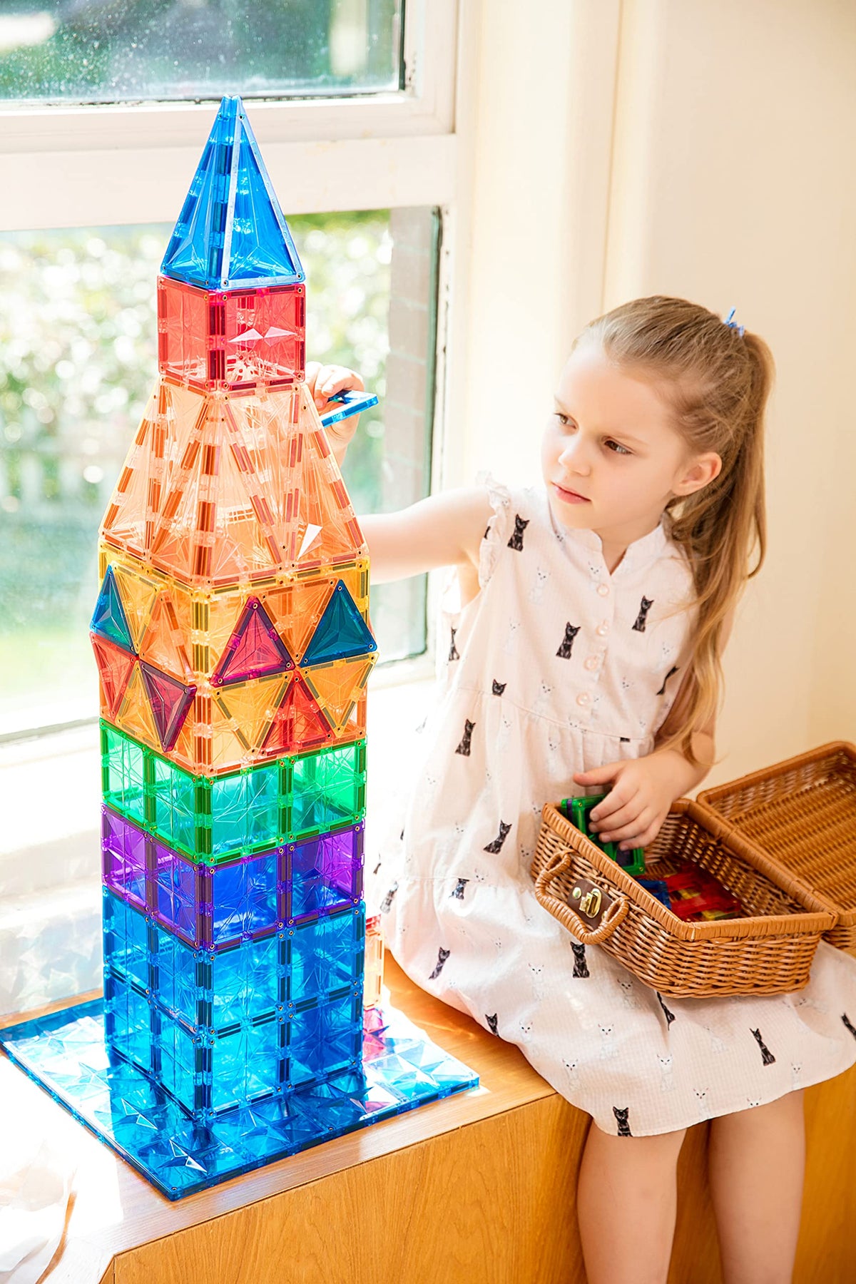 MEGAGONTILES star-refractions create sunlit visuals that captivate young builders.