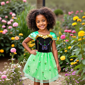 Meland elastic waistband ensures comfortable fit for ages 3–8 during dress up.