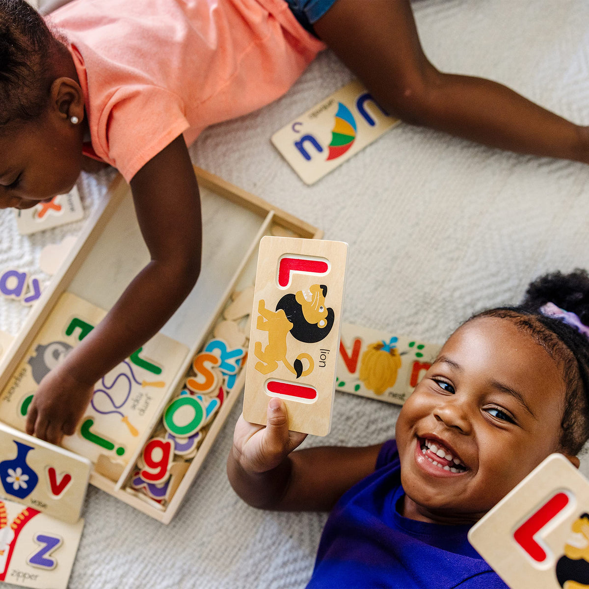 Boat and watch visuals motivate simple word spelling
