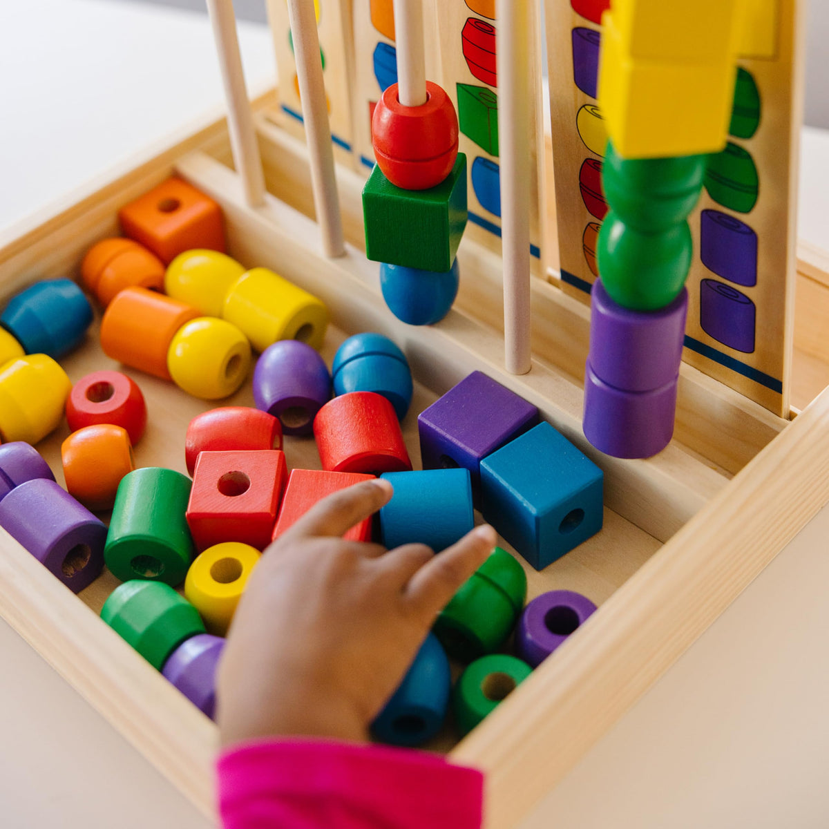 Melissa and Doug Bead Sequencing Set total 46 beads for diverse sequencing tasks