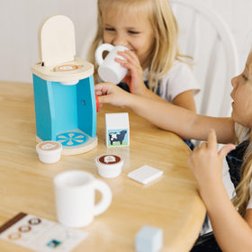 Melissa & Doug Brew and Serve regular coffee pods spark pretend tasting.