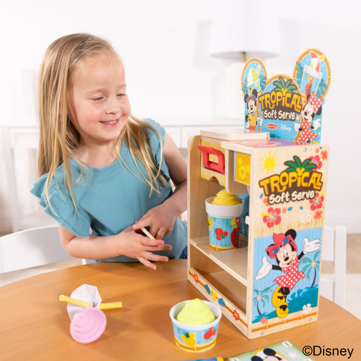Flavor disks with lime, pineapple, and strawberry encourage pretend flavor ideas