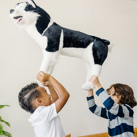 Melissa and Doug Giant Siberian Husky detailed markings help spark imaginative adventures.