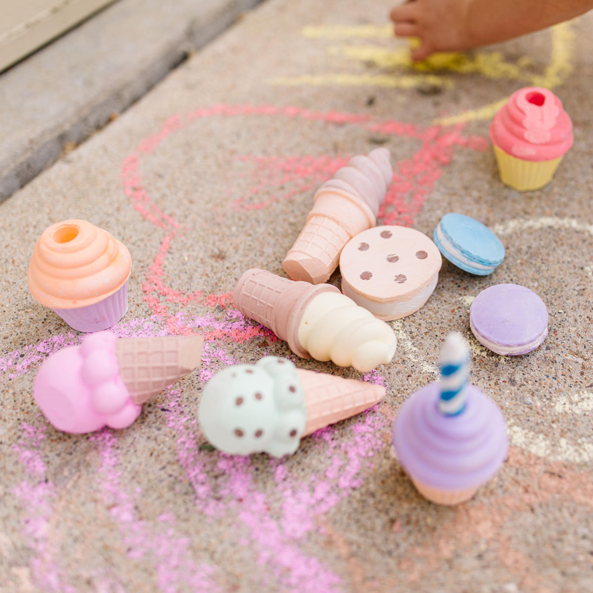 Melissa and Doug kid-friendly art kit shown for classroom use.