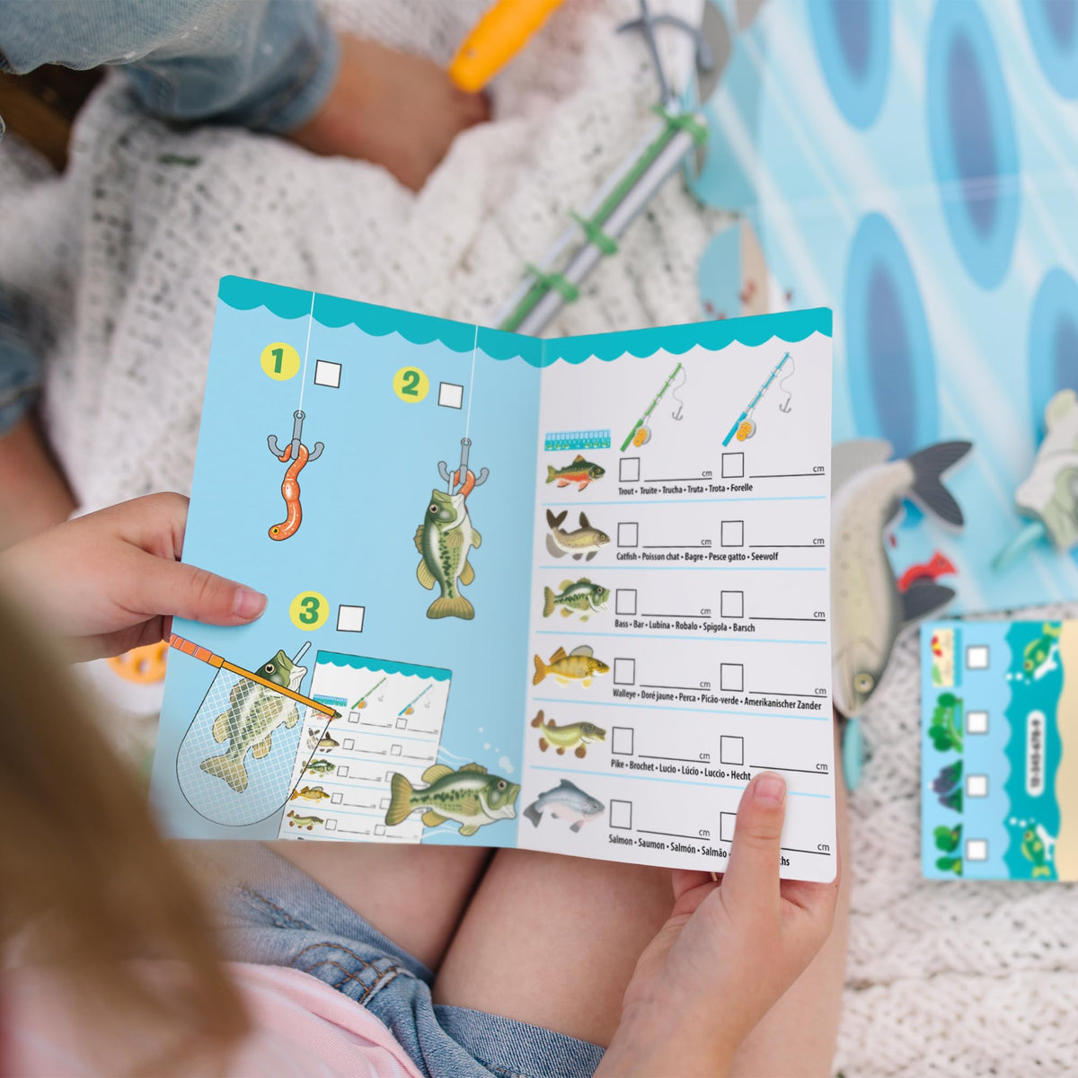 Melissa & Doug Lets Explore fishing net for scooping pretend catches