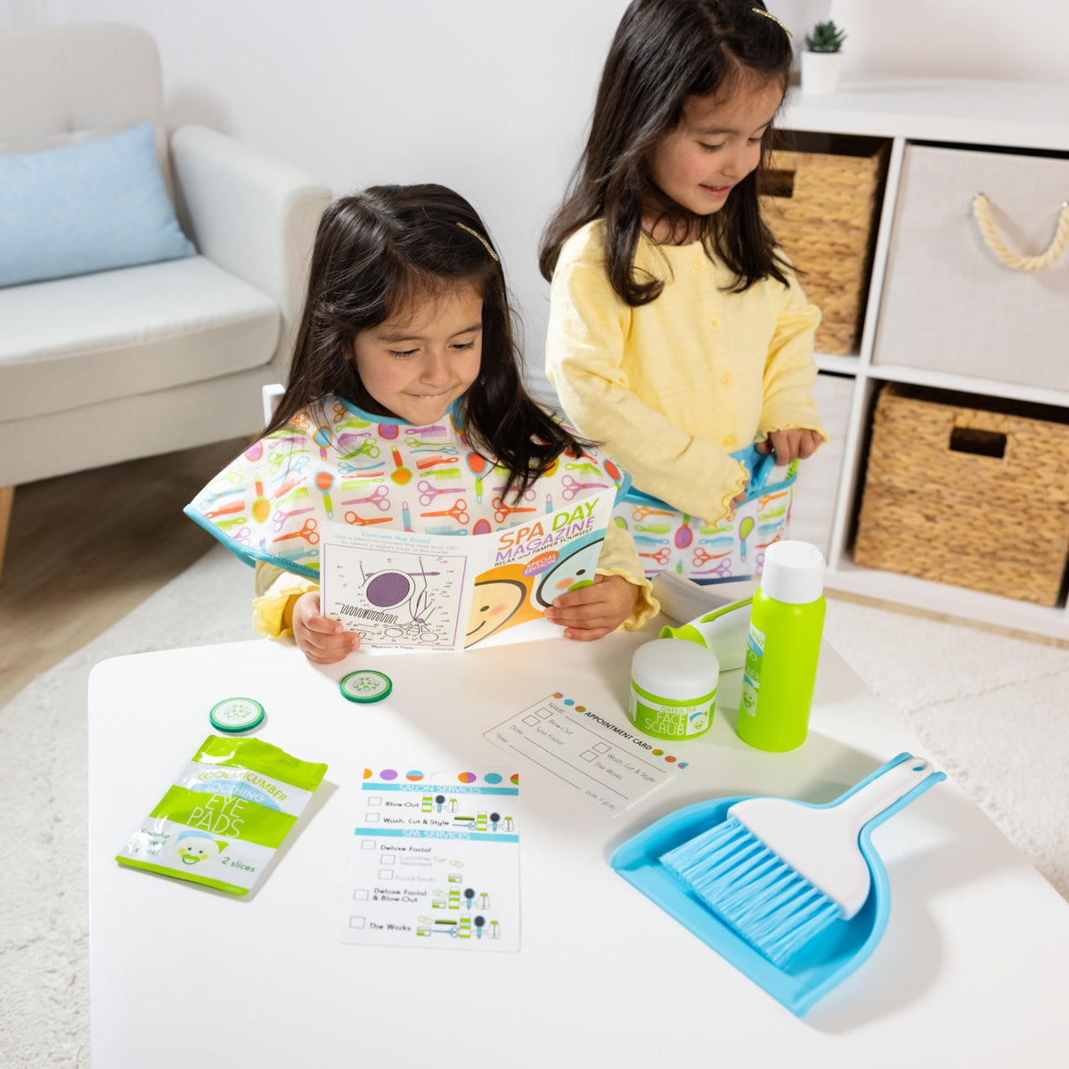 Melissa & Doug Love Your Look scissors inviting safe pretend trimming and design play