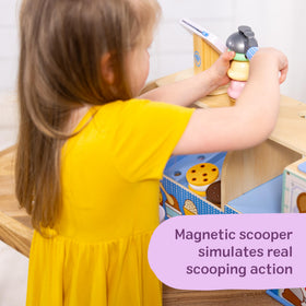 Melissa and Doug milkshake cup supports shake-making play moments.