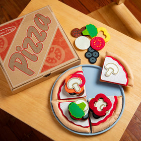 Melissa & Doug packaged set showcases the complete creative pizza kit