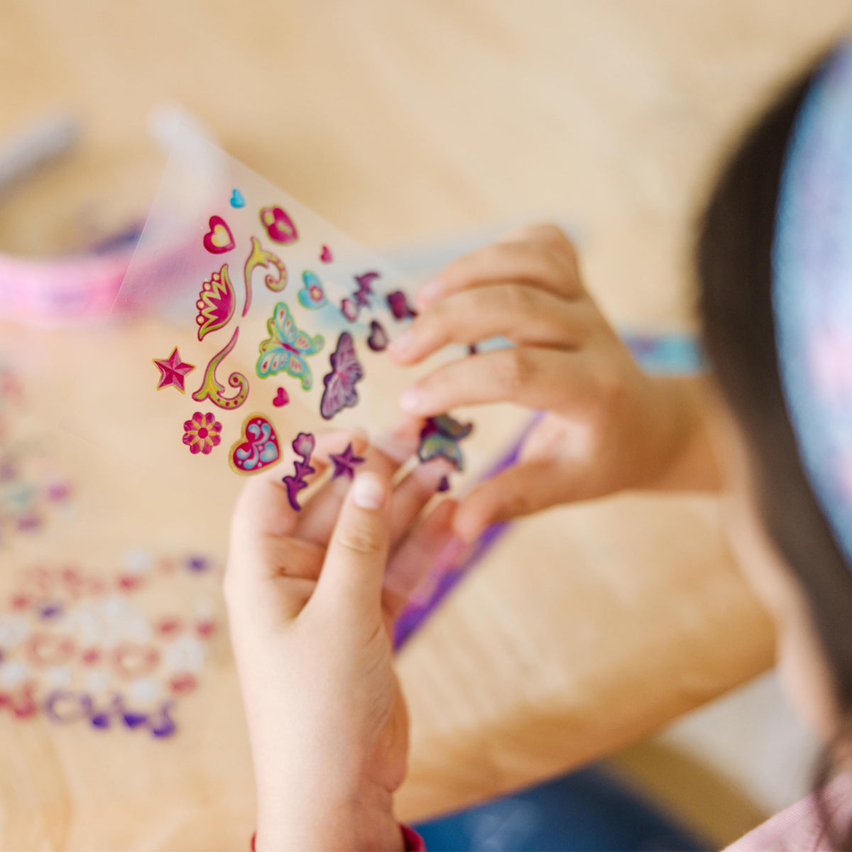 Melissa & Doug packaging and included materials; ready-to-craft kit.