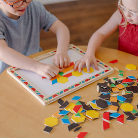  Melissa & Doug pattern magnets on board support early pattern recognition.