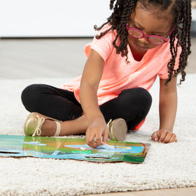 Melissa & Doug scene change image demonstrates easy resettling of stories