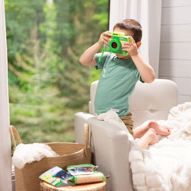 Melissa & Doug Rocky Mountain camera back view shows interactive controls for pretend photography