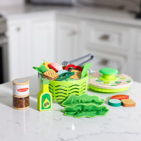 Melissa & Doug salt and pepper grinder delivers satisfying sounds during seasoning