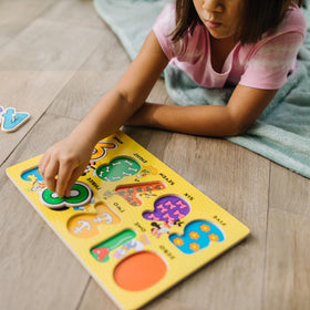 Shapes and colors puzzle highlights shape and color names under pieces.