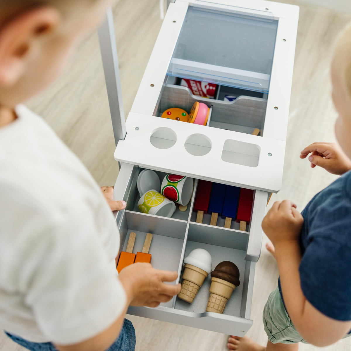 Melissa & Doug drinks and condiments expand menu options