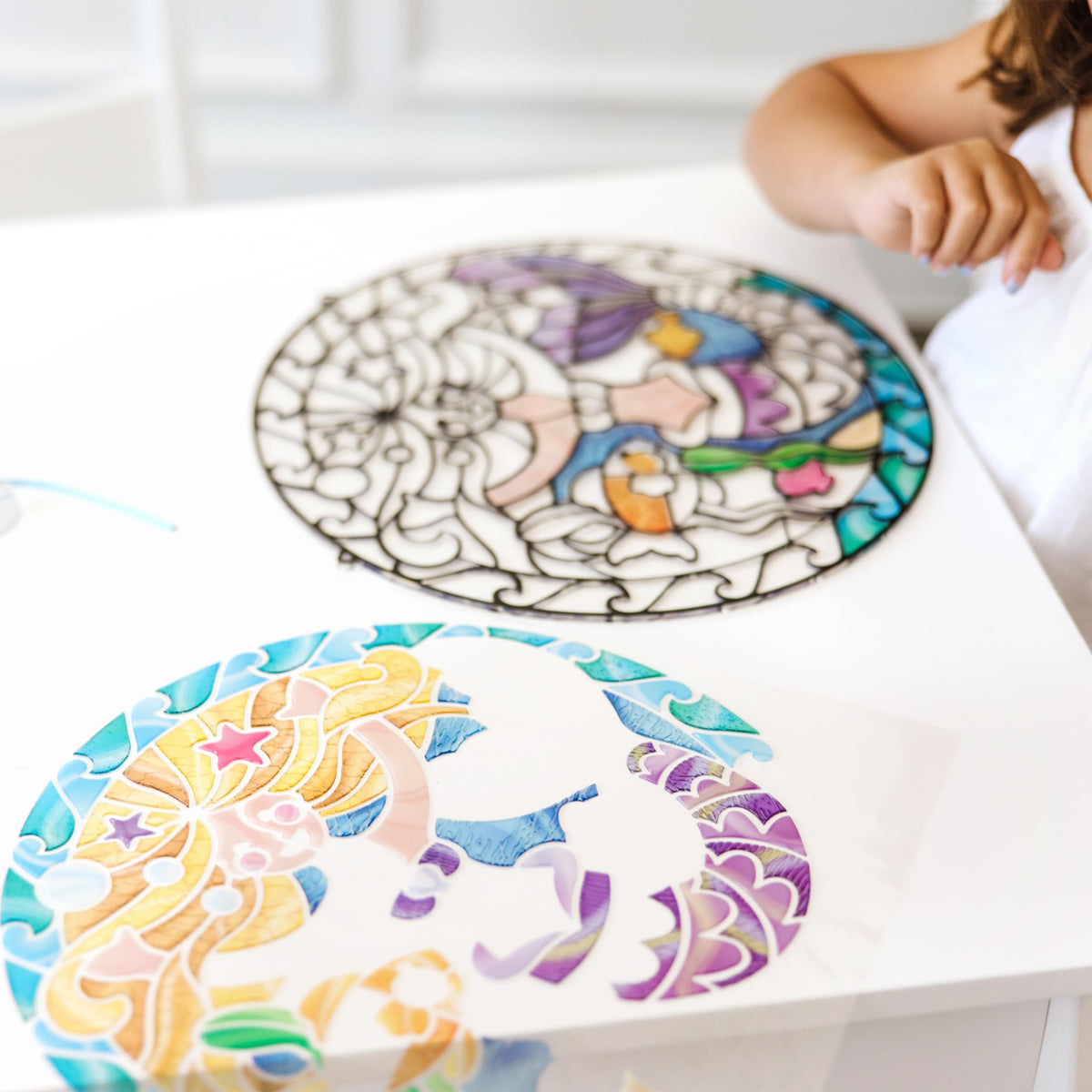 Melissa & Doug kid-friendly craft for ages 3 to 7 promotes hands-on learning