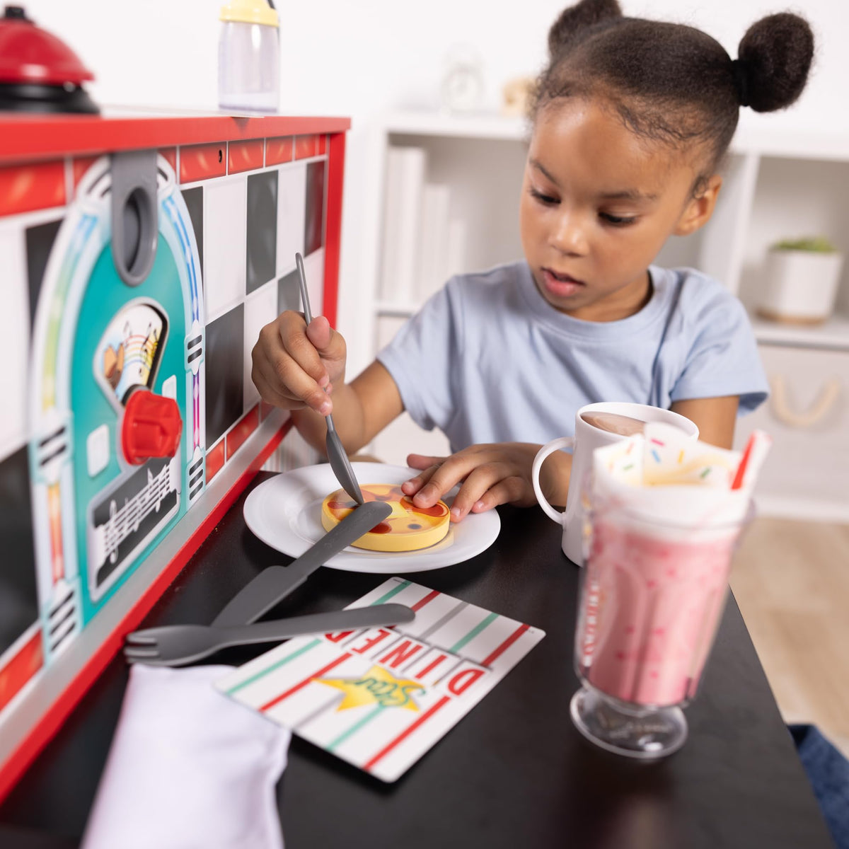 Star Diner frying pan used in pretend cooking with kids
