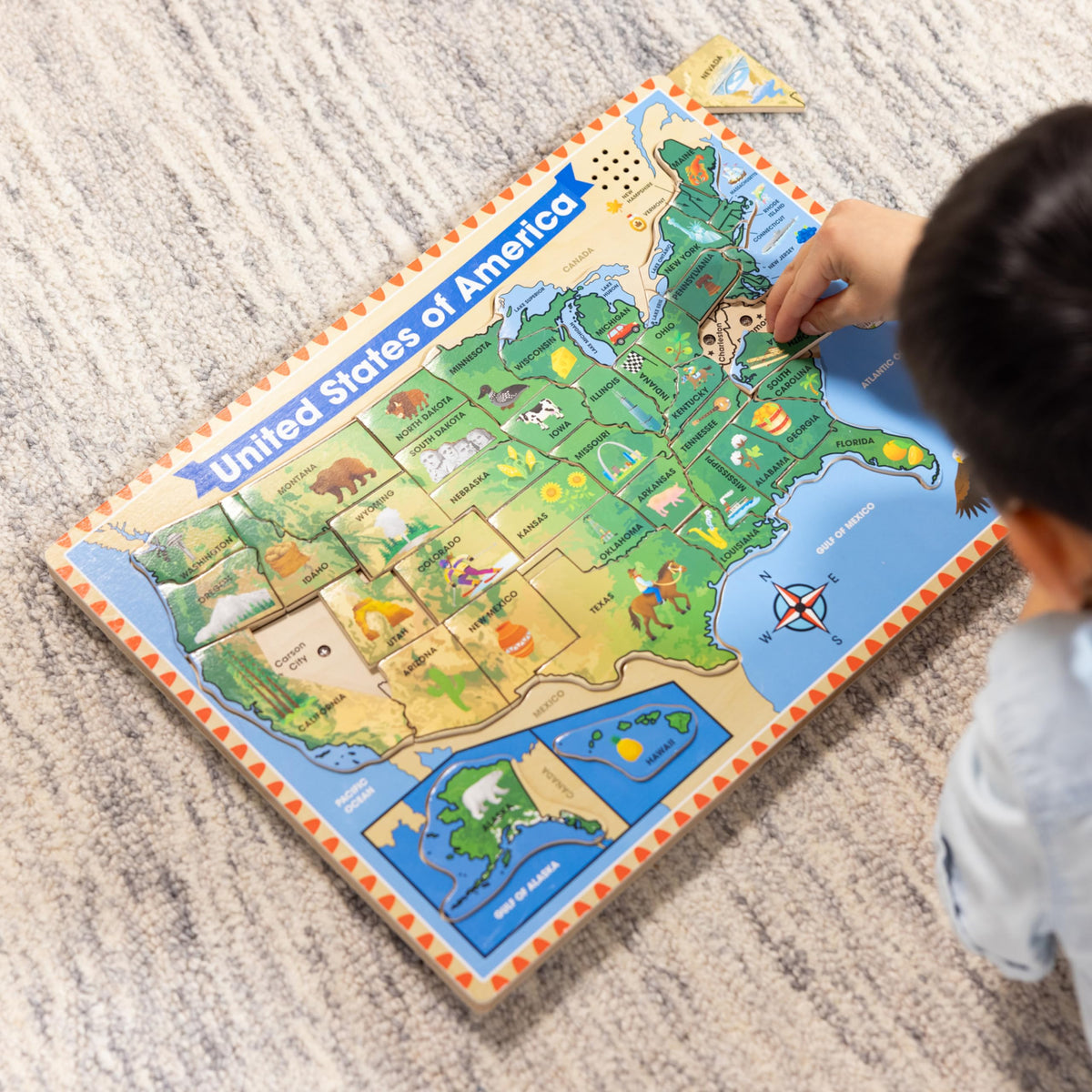 Melissa & Doug state piece illustrations showcase iconic imagery for recognition.
