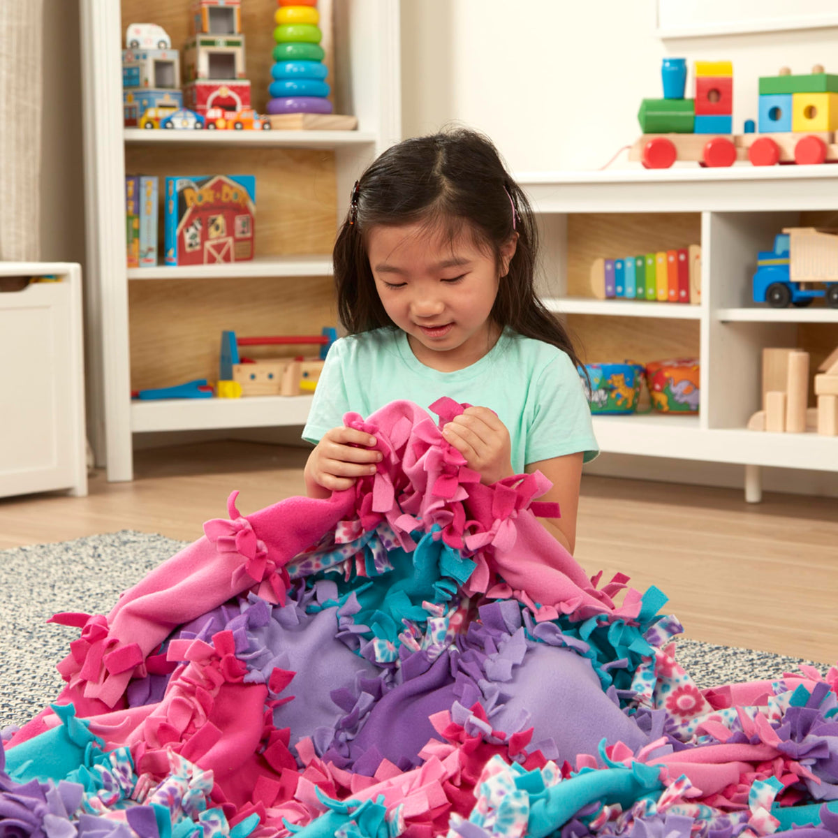 Melissa & Doug versatile project kit for quilts and scarves