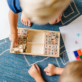 Four-color washable ink pad supports colorful spell-outs